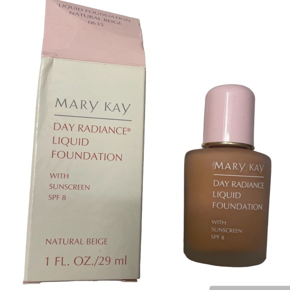 Mary Kay Natural Beige Day Radiance Liquid Foundation - Picture 1 of 5
